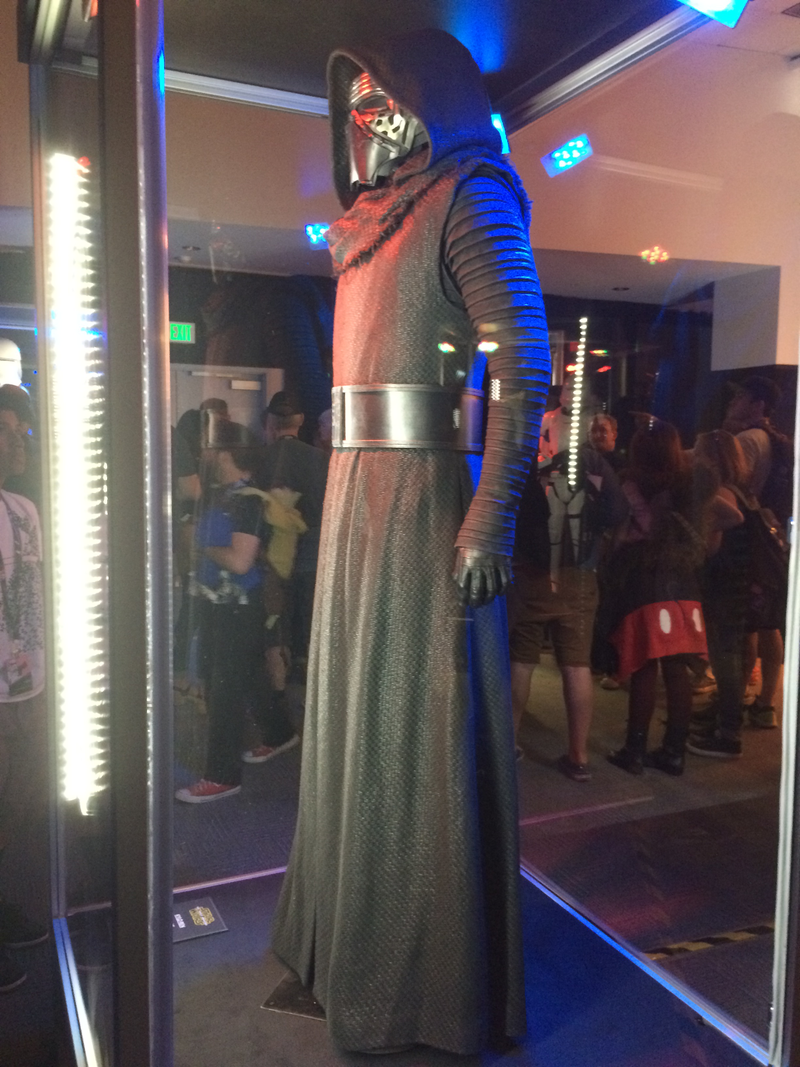 Illustration for article titled Star Wars Costumes And Props Reveal New Characters For Episode 7